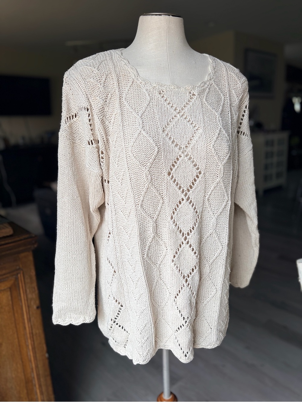 Vintage 90’s Casual Connection Silk (80%), cotton (20%), cable knit sweater.